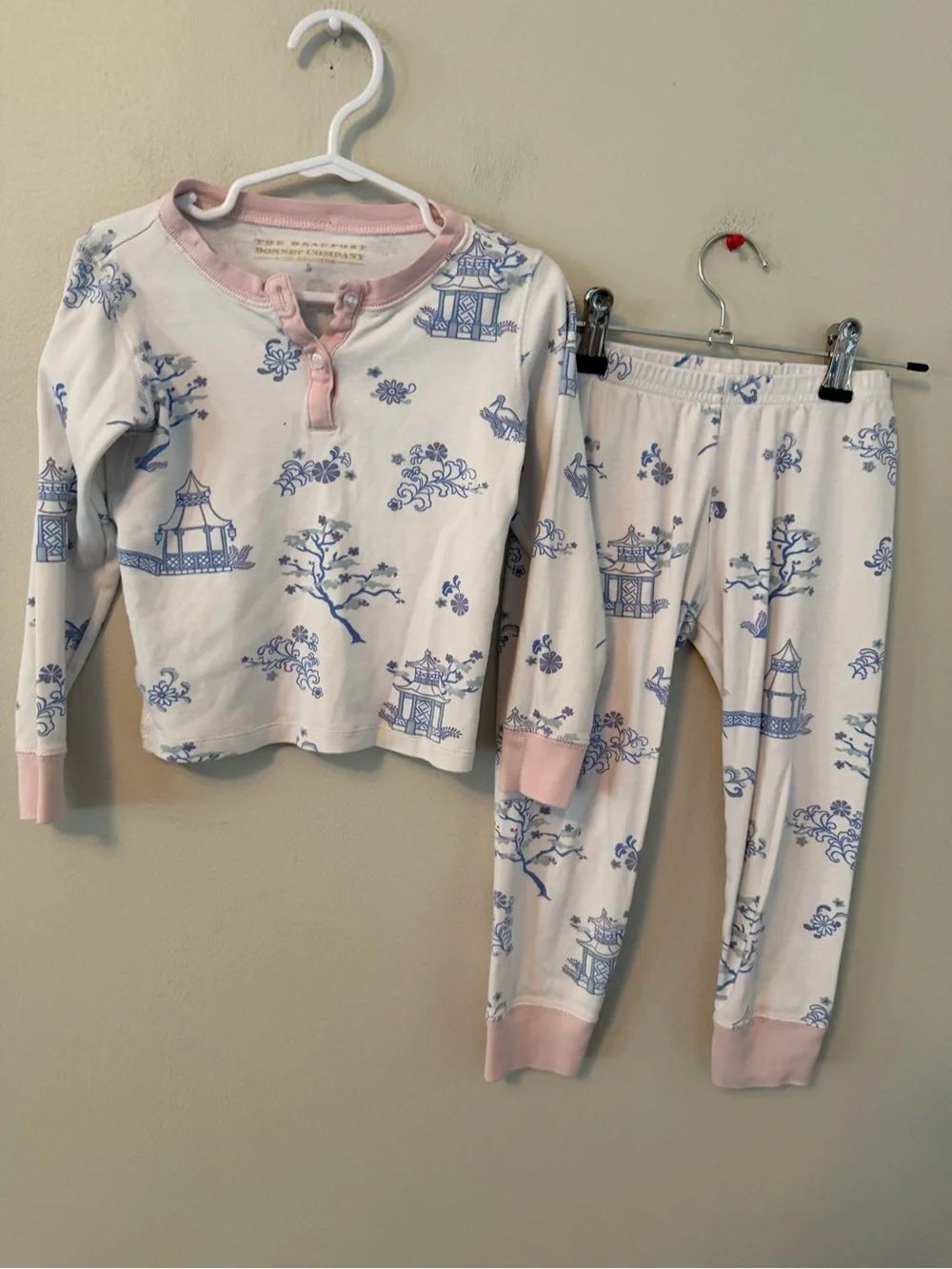 The Beaufort Bonnet Company White & Light Pink Pagoda Print Pajama Set